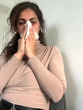 EmaSkyes online show from October 22, 6:40 am