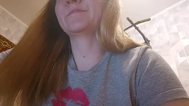 EstrellaWalters online show from April 14, 5:57 pm