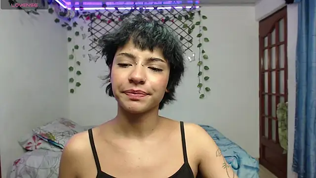 Snapshot of kathina_t chatting on September 17, 9:13 pm kathina t online show from September 17, 9:13 pm