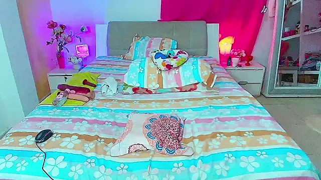 Kendralove31xxx online show from March 2, 7:15 am