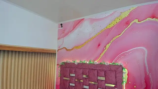 Daisy  rose online show from April 11, 3:01 am