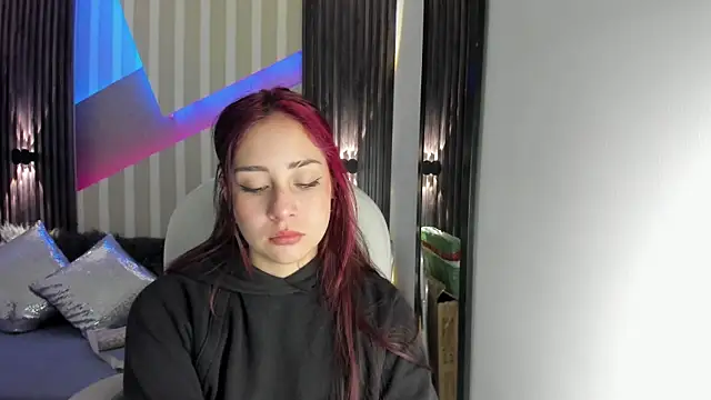 emily layton online show from November 16, 4:40 pm