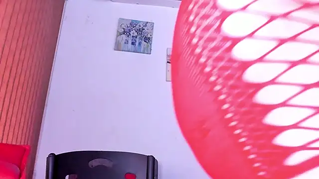 alondrabigtits online show from April 15, 12:06 pm