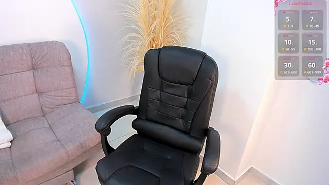 Ada Monroe10 online show from September 15, 1:30 pm