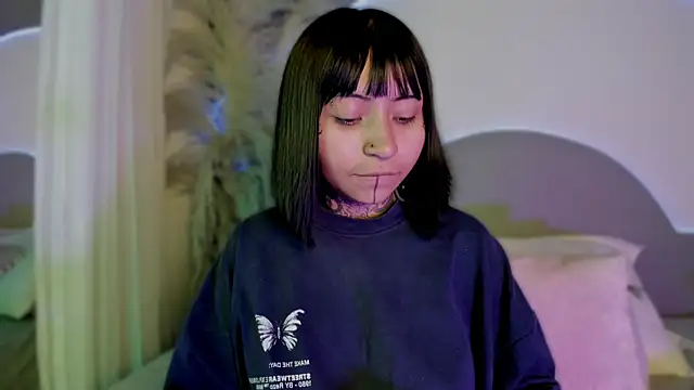 Snapshot of Evangeline_bell chatting on October 10, 12:10 pm Evangeline bell online show from October 10, 12:10 pm