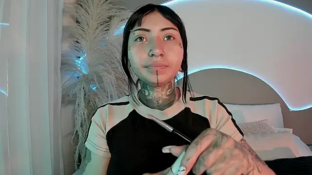 Snapshot of Evangeline_bell chatting on October 28, 12:33 pm Evangeline bell online show from October 28, 12:33 pm