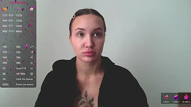 Snapshot of Stasia_Queen chatting on December 2, 9:43 am Stasia Queen online show from December 2, 9:43 am