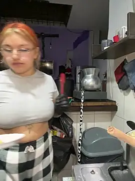 SophiaWeestt99 online show from December 21, 6:50 am