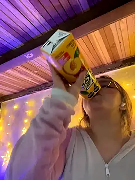 SophiaWeestt99 online show from September 10, 2:33 am