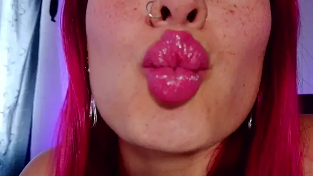 luccycollins  online show from March 21, 3:06 pm