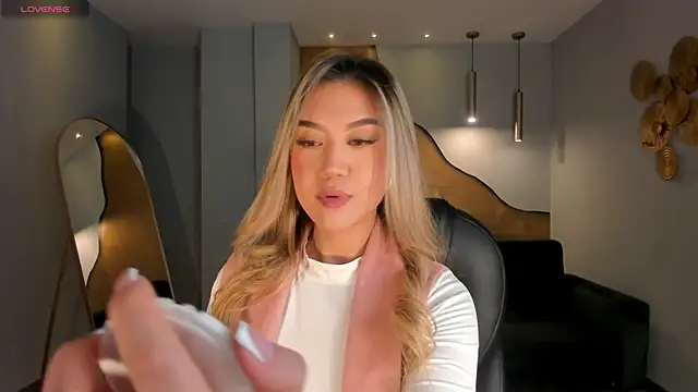 RebeccaHudson online show from March 27, 6:41 pm