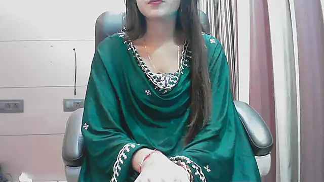 collage hoty online show from October 13, 8:11 pm