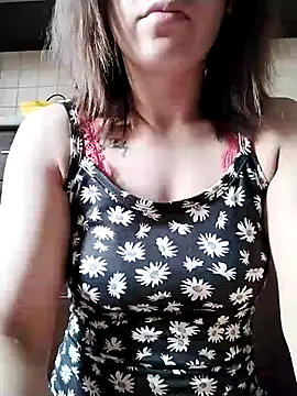 ladyrrr online show from May 8, 7:22 am