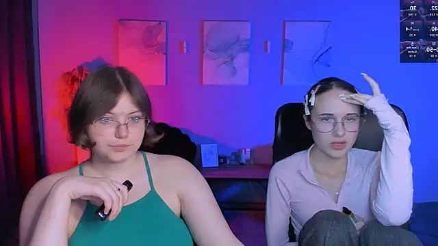 nikole kitt online show from April 14, 7:47 pm