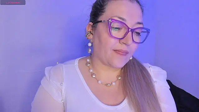 Naty Mature  online show from February 19, 8:18 pm