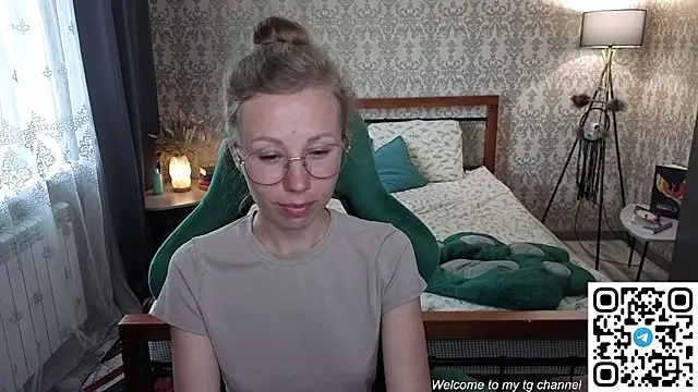 Lill Mary online show from June 11, 2:53 am