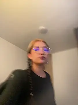 baby lizy online show from November 6, 8:48 pm