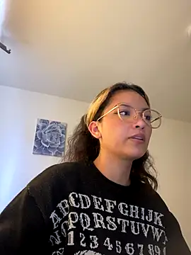 baby lizy online show from October 25, 8:59 pm