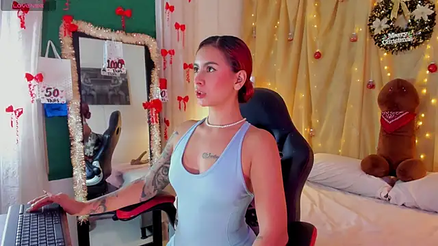 Sophiee Hill online show from January 7, 6:06 am