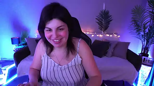 MirandaWong online show from March 26, 9:00 am