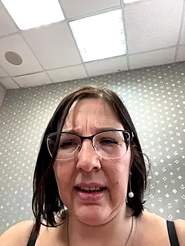 Snapshot of B_Bonya_m chatting on October 6, 5:35 am B Bonya m online show from October 6, 5:35 am
