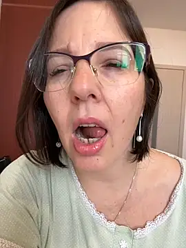 Snapshot of B_Bonya_m chatting on September 18, 4:00 am B Bonya m online show from September 18, 4:00 am