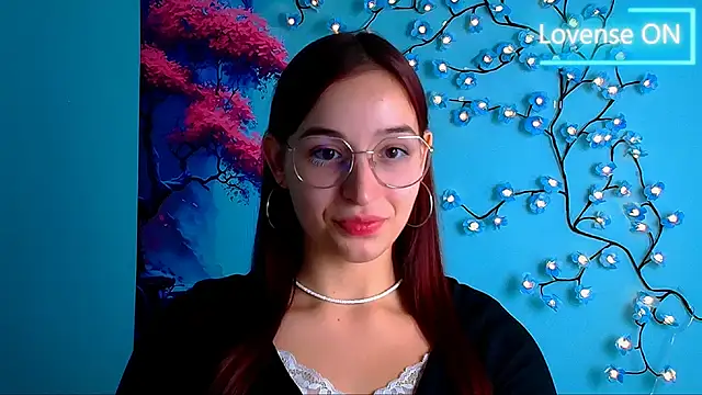 Snapshot of Jessie_Kisss chatting on October 10, 12:32 pm Jessie Kisss online show from October 10, 12:32 pm