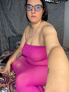 Soe Lara online show from May 15, 6:32 pm