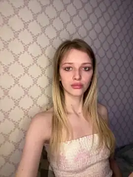 Evvie Summn1 online show from February 23, 3:33 pm