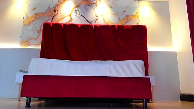 MAISE HILL1 online show from November 20, 1:56 pm