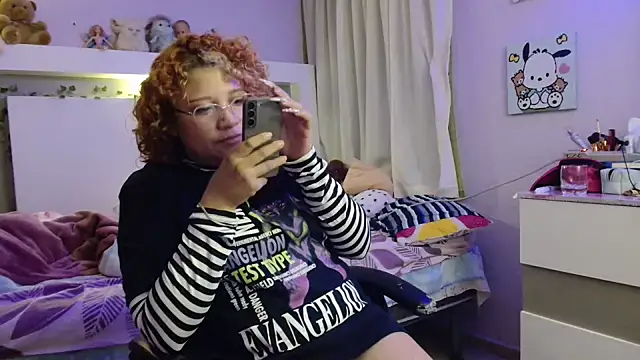 Snapshot of m0ondolly chatting on October 10, 5:12 am m0ondolly online show from October 10, 5:12 am