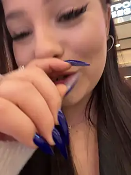 Chloe  Moon online show from March 4, 2:12 pm