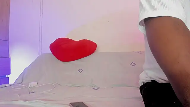 LoveBirds  1 online show from November 2, 10:57 pm