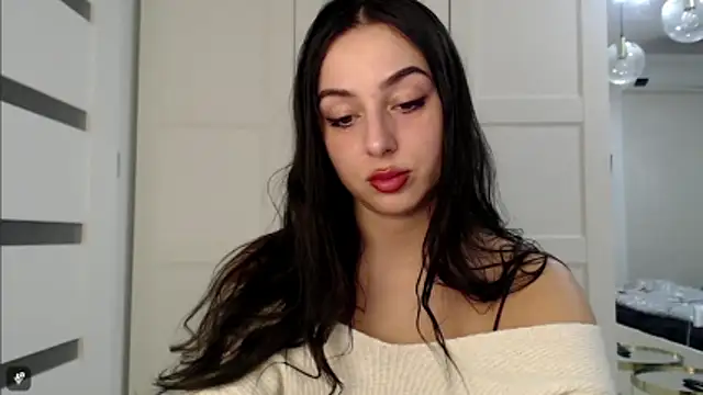 courtneyPerfect online show from December 15, 2:55 pm