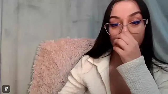 courtneyPerfect online show from February 5, 3:26 pm