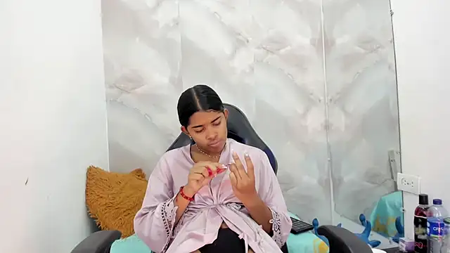 aitanacortes online show from October 18, 1:47 pm