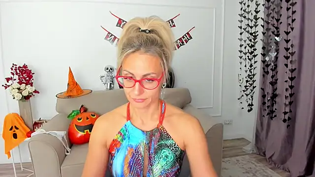 MuseOfStage online show from October 28, 12:00 pm