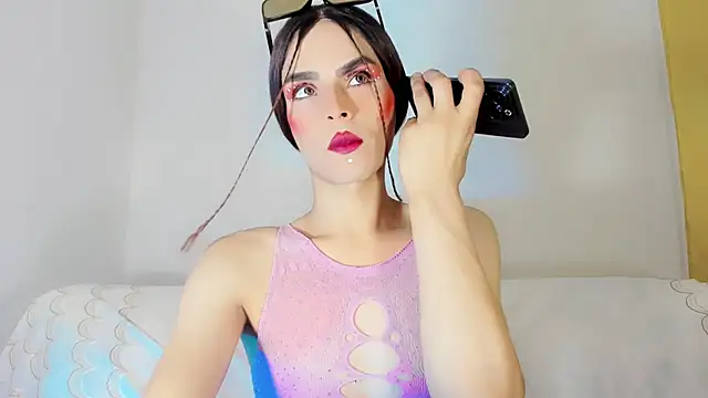 TatiGil online show from October 26, 1:45 am