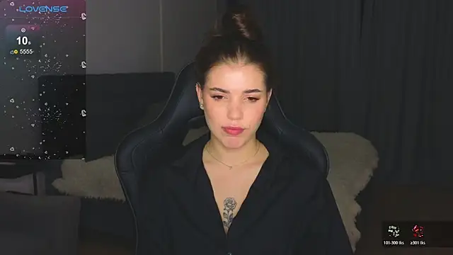 adrianawow1 online show from November 19, 2:11 am