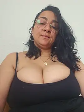paulinaDiaz1 online show from May 12, 12:56 pm