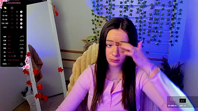 Snapshot of Bella_XO chatting on October 16, 6:16 am Bella XO online show from October 16, 6:16 am