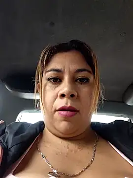 Laura-Hernandez online show from November 16, 2:50 pm