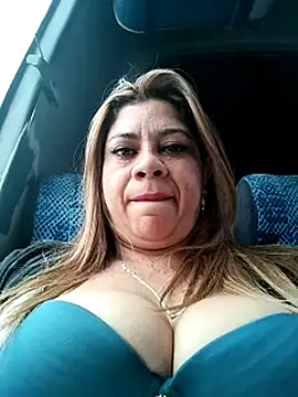 Snapshot of Laura-Hernandez chatting on October 10, 4:34 pm Laura-Hernandez online show from October 10, 4:34 pm