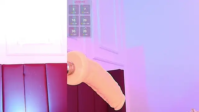 Luna monroe  online show from February 16, 4:40 pm