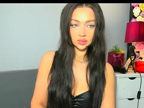 OliviaFantasy online show from March 17, 7:45 am