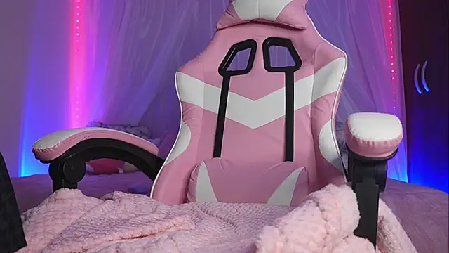 Lilou albrecht online show from March 30, 12:05 pm