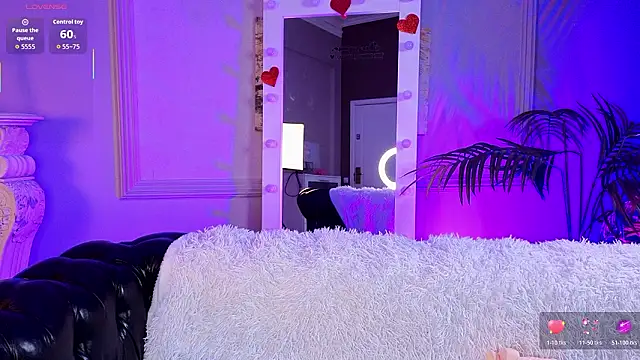 Kelly Woods online show from March 13, 3:35 pm