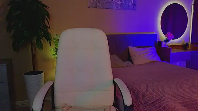 likeamoss online show from October 18, 2:53 pm