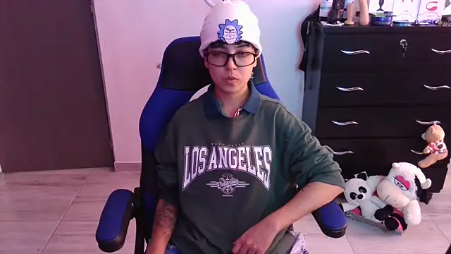 thomascooper7 online show from November 21, 7:16 pm