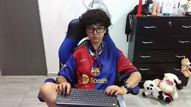 thomascooper7 online show from March 22, 10:05 pm